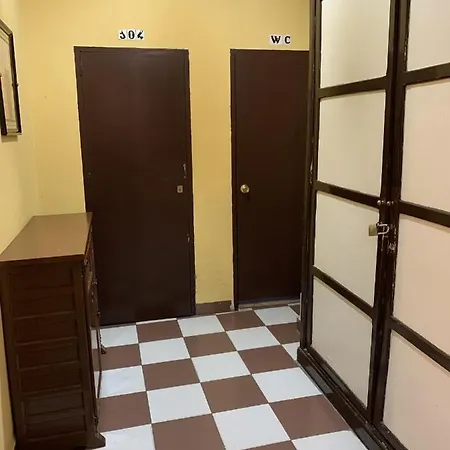 Lisdos Guest house Seville